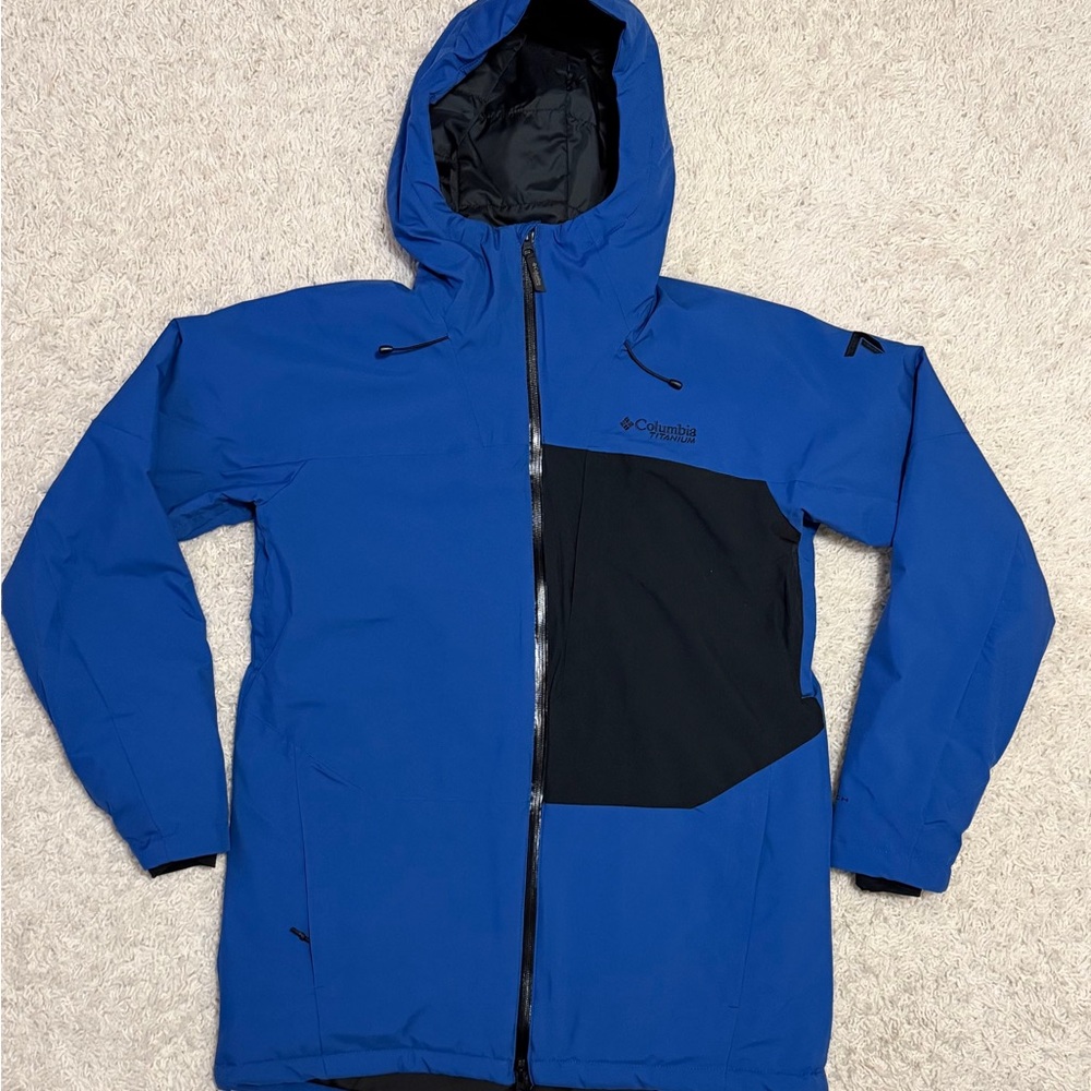Columbia mountain blue and Black Hooded Jacket for snowboard🏂/ski ⛷️